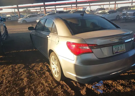 2014 Chrysler 200 Touring из США, поврежденный, VIN 1C3CCBBB2EN185102